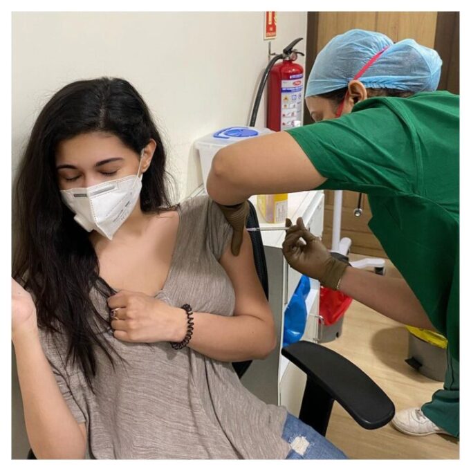 காய்ச்சல், தலைவலி, உடல் சோர்வு இருந்தது: அனேகன் நடிகை அமைரா தஸ்தூர்!