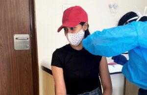 முதல் தடுப்பூசி போட்டுக் கொண்ட கழுகு பட நடிகை!