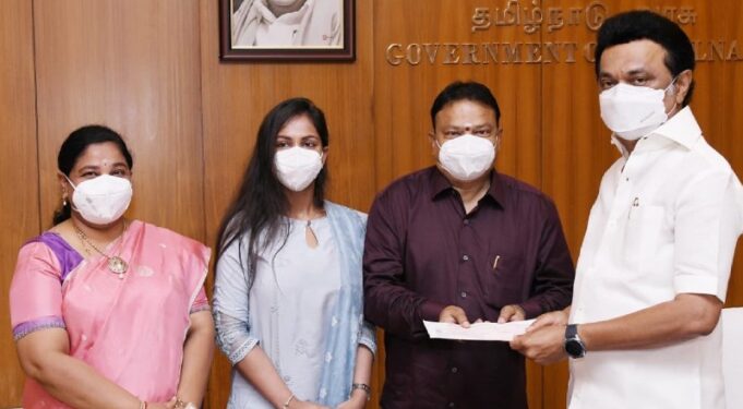 தயாரிப்பாளர் ஐசரி கணேஷ் ரூ.1.01 கோடி நிதியுதவி!