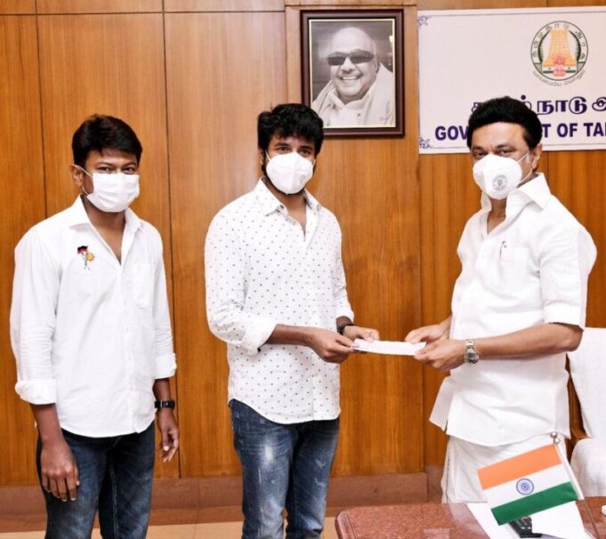 வீட்டு தோட்டக்காரனாக அவதாரம் எடுத்த சிவகார்த்திகேயன்!