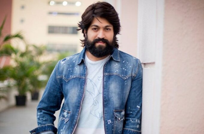 3000 குடும்பங்களுக்கு ரூ.5000: ஆக்ஷனில் இறங்கிய கேஜிஎஃப் ஹீரோ யாஷ்!